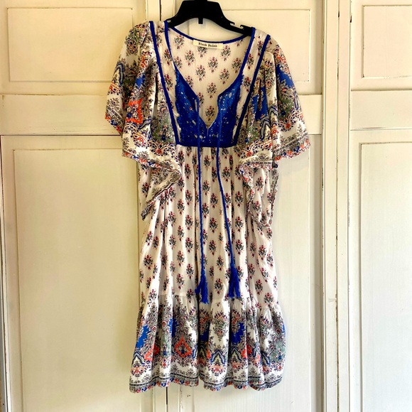 Womens flowy peasant blouse with flutter sleeves - Picture 1 of 9